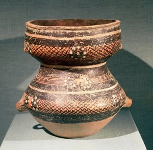 甘粛省蘭州出土 前3千年紀後半 腰部収縮壺（粘土製 作： School Chinese