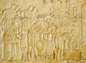 古代エジプト、壁面彫刻、ペトシリスの墓、紀元前300年、トゥナエル・ゲベル、ワインの収集と瓶詰め（写真）