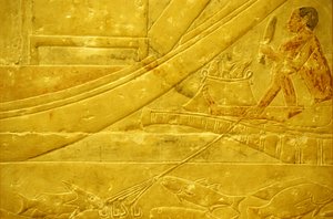 古代エジプト、壁面彫刻／絵画、サッカラ、イドゥートのマスタバ／墓、紀元前2323～2150年、魚をさばき、四又の槍を持つ漁師（写真） 作： School Egyptian