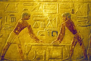 古代エジプト、壁面彫刻／絵画、ティのマスタバ／墓、第5王朝、サッカラ、木を磨く職人（写真） 作： School Egyptian