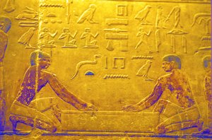 古代エジプト、壁面彫刻／絵画、ティのマスタバ／墓、サッカラ、第5王朝、木を磨く職人（写真） 作： School Egyptian