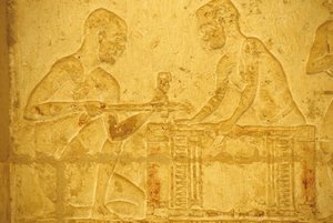 古代エジプト、壁の彫刻／絵画、ペトシリスの墓、トゥナ・エル・ゲベル、紀元前300年、作業中の大工（写真） 作： School Egyptian