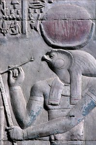 古代エジプト、壁画／彫刻、パピルスの巻物に書かれたホルス、セベクとホルスの神殿、コムオンボ（写真）