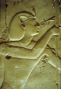 古代エジプト、壁画／彫刻、アンクに象徴される生命を受け取るセティ1世、セティ1世神殿、アビドス 作： School Egyptian