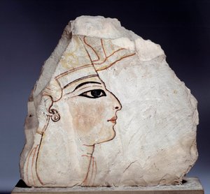 エジプトの古代遺跡：オストラコン（またはオストラカ）（複数形：オストラカまたはオストラカ）、王の横顔が描かれた石灰岩の陶器の破片。第19王朝（紀元前1295-1186年）のものです。パリ、ルーヴル美術館 作： School Egyptian