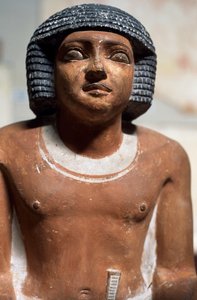 男性像、彩色された石灰岩像、エジプト文明、詳細 作： School Egyptian