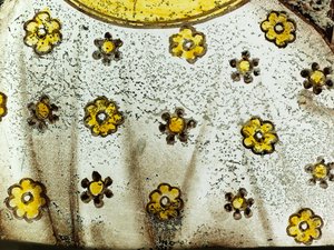 ヨーク・ミンスターの大東窓から保存された部分：「長老たちは神を崇める」（ステンドグラス 作： School English