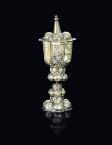 杯と蓋 トランシルヴァニア地方か 17世紀初頭（銀製の金箔を使用
