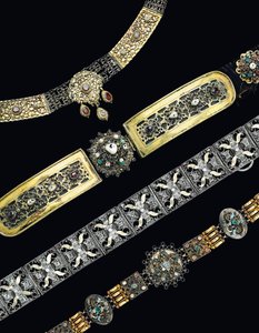 ベルト4点 17～19世紀（パーセルギルトシルバー、シルバーギルト、シルバー、エナメル＆プレシャスストーン