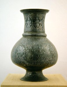イスラムの花瓶（真鍮、銀、エナメル 作： School Islamic