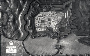 17世紀のキプロス島のファマゴスタ要塞のレリーフ地図（モノクロ写真） 作： School Italian