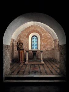 View of the First Chapel of Church of Saints Vincent and Anastasius, 625-1221 Abbey of Tre Fontane (Abbey of Tre-Fontane or Abbey of the Three Fountains) near Rome Italy (View of the first chapel of church of sts Vincent and Anastasius, 625-1221 Tre Fo 作： School Italian