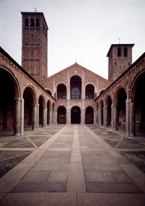 聖アンブローズ教会のファサードの眺め（聖アンブローズ教会）（Basilica di Sant