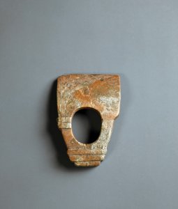 赤御影石製輪切り鍬 縄文時代 10000～300 BC 作： Japanese School