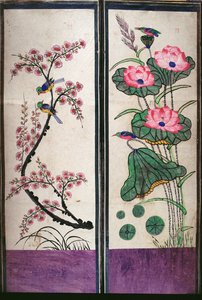 鳥と花を描いた八曲屏風2面（紙に天然顔料） 作： 学校韓国語