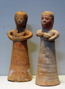 供物を運ぶ女性たち イスラエル北部アッチェブ出土 前8～7世紀 陶製 作： School Levantine