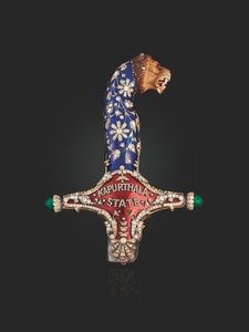カプルタラのマハラジャ・ジャガジット・シンの国剣の柄、1900年頃（エナメル、ダイヤモンド、ルビー