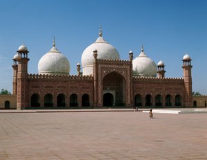 バドシャヒ・ロイヤルモスク 作： School Pakistani