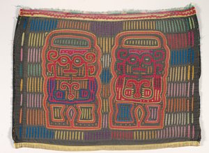 シャツ パネル (モラ)、クナ族、サン ブラス諸島、1950 年代 (綿のアップリケ) 作： School Panamanian