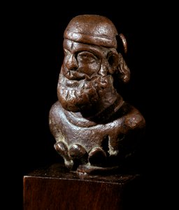 ペルシャ美術：パルティアの王子の胸像（ブロンズ）。紀元前2世紀から紀元後3世紀。ベルリン国立博物館 作： School Persian