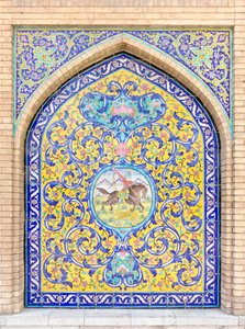 イラン、テヘランのゴレスタン宮殿のタイル細工（写真） 作： School Qajar