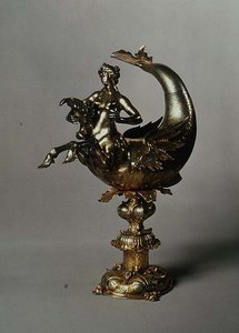 翼のある獣の形をした手洗い用水差し、アウスブルグ 作： School Russian