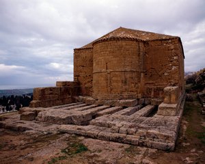 デメトラ神殿の上に建てられた中世のサン・ビアージョ教会の眺め（紀元前480〜470年 作： School Sicilian