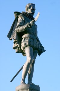ミゲル・デ・セルバンテス（1547-1616）の像（大理石