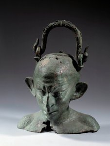 青銅製の頭状花瓶：シリア人奴隷の胸像（？紀元後2〜3世紀日 0.19 m パリ、ルーヴル美術館 作： School Syrian