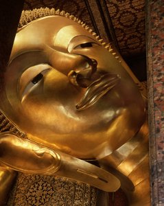 涅槃仏のディテール（金属製 作： School Thai