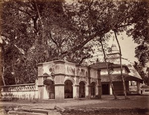 仏教寺院、カラニ、c。 1880 作： Scowen and Co.