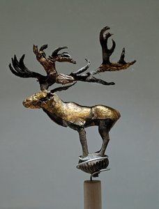 アートスキタイ（スキタイ文明）：鹿を描いた装飾品。紀元前5～3世紀、アルタイ産。サンクトペテルブルク、エルミタージュ美術館