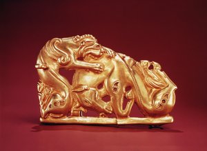 馬を攻撃するグリフィンを描いたプラーク（ゴールドとターコイズ） 作： Scythian