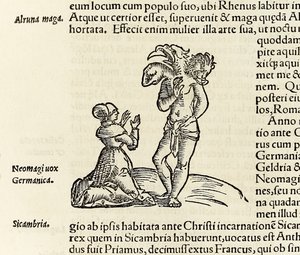 魔女が3つの頭を持つ悪魔を召喚している様子（1550年版セバスチャン・ミュンスター著「コスモグラフィア」より）（木版画
