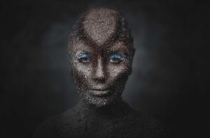 作： 