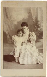 ロシアの大公クセニアアレクサンドロフナと娘イリーナ、c。 1882 作： Sergei Lvovich Levitsky