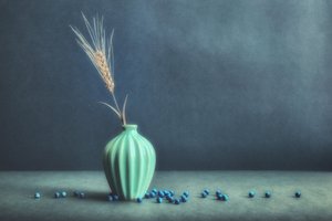 穏やかな小麦の静物画