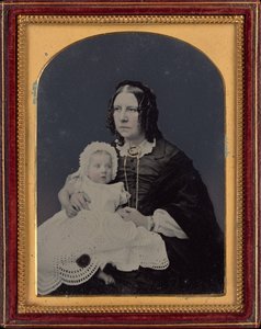女性と赤ん坊の肖像,c.1855年（写真） 作： Silas Eastham
