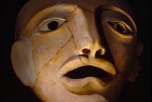 俳優のマスク、陶器、紀元前8世紀から3世紀にかけてのギリシア植民地。 作： Sisse Brimberg