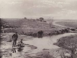 鉱石を掘って金を発見（モノクロ写真 作： South African Photographer