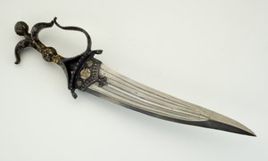 チラナム、または短剣（銀と金の象眼細工が施された鋼と鉄） 作： South Indian School