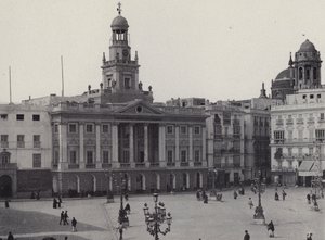 カディス：イサベル2世広場（モノクロ写真 作： Spanish Photographer