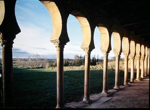 913年に設立されたサンミゲルデエスカラーダ教会 作： Spanish School