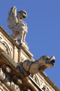 ガーゴイルとアクロテリア、外側からの詳細 作： Spanish School