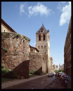 バシリカとローマ時代の壁の眺め 作： Spanish School