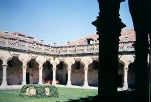 パティオデラスエスクエラスメノレスの眺め 作： Spanish School
