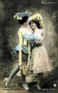女優のジェシー・テンプルトンとマリー・オニール、1905年。 作： Stebbing