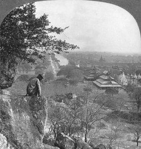 ビルマ、マンダレーの概観、1908年に砦の壁を表示