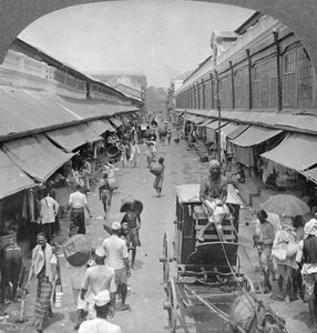 1908年にビルマ、ラングーンの主要なネイティブマーケットストリートの1つ 作： Stereo Travel Co