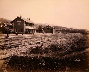 ベイルート-ダマスカス間の鉄道、Mallakah-Zahlehの駅舎（写真）。 作： Studio Bonfils